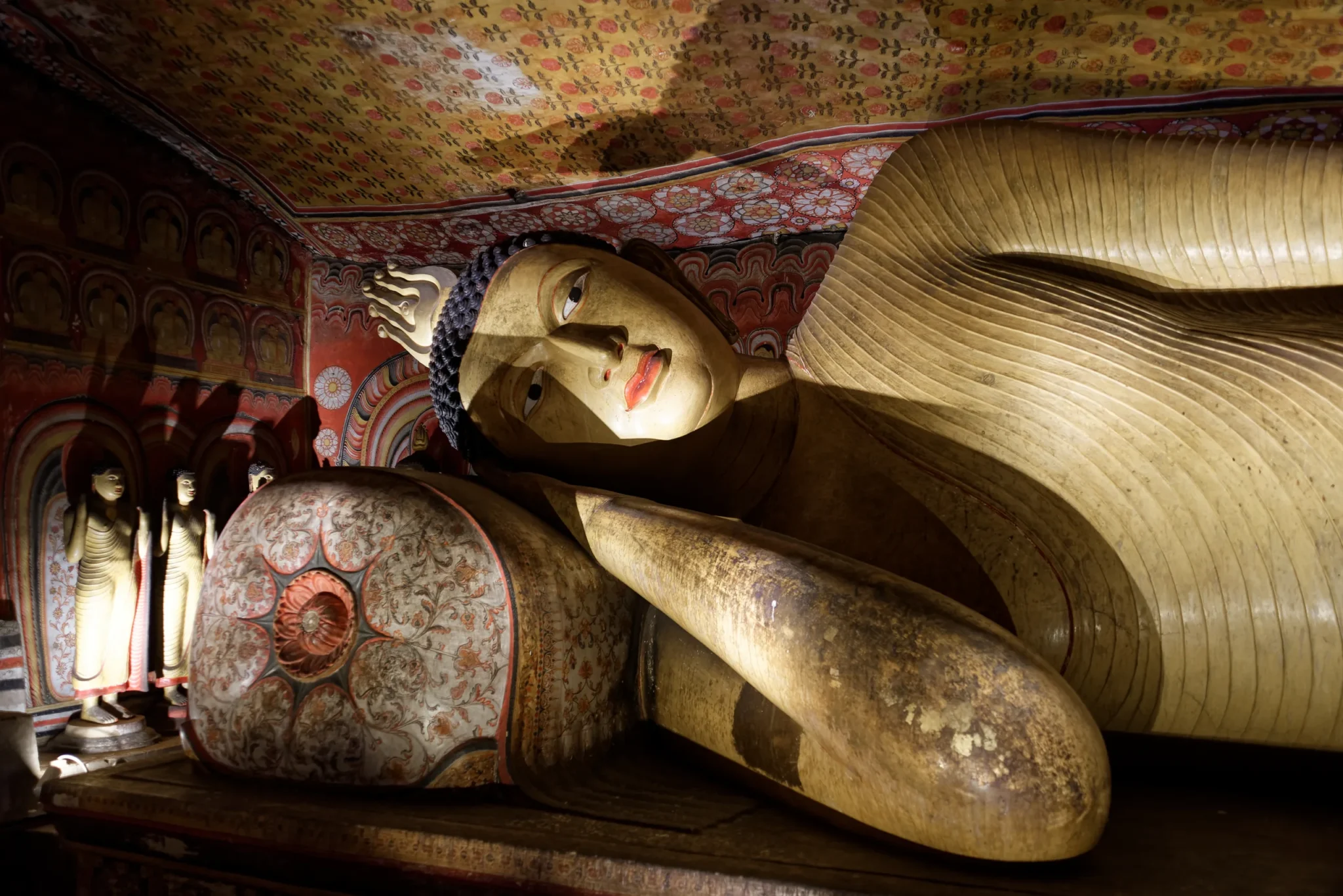 Reclining Buddha statue inside the Dambulla cave temple