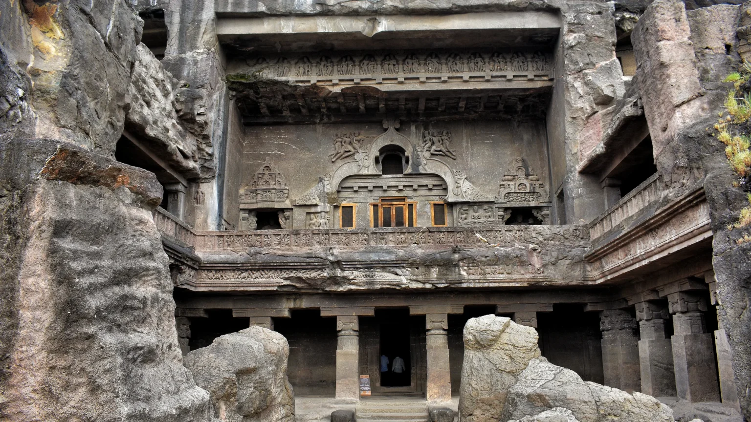 Ellora Cave 10, the Buddhist Vishwakarma chaitya hall
