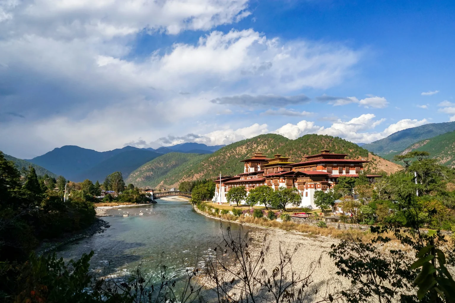 Punakha Dzong where the Pho Chhu and Mo Chhu rivers meet