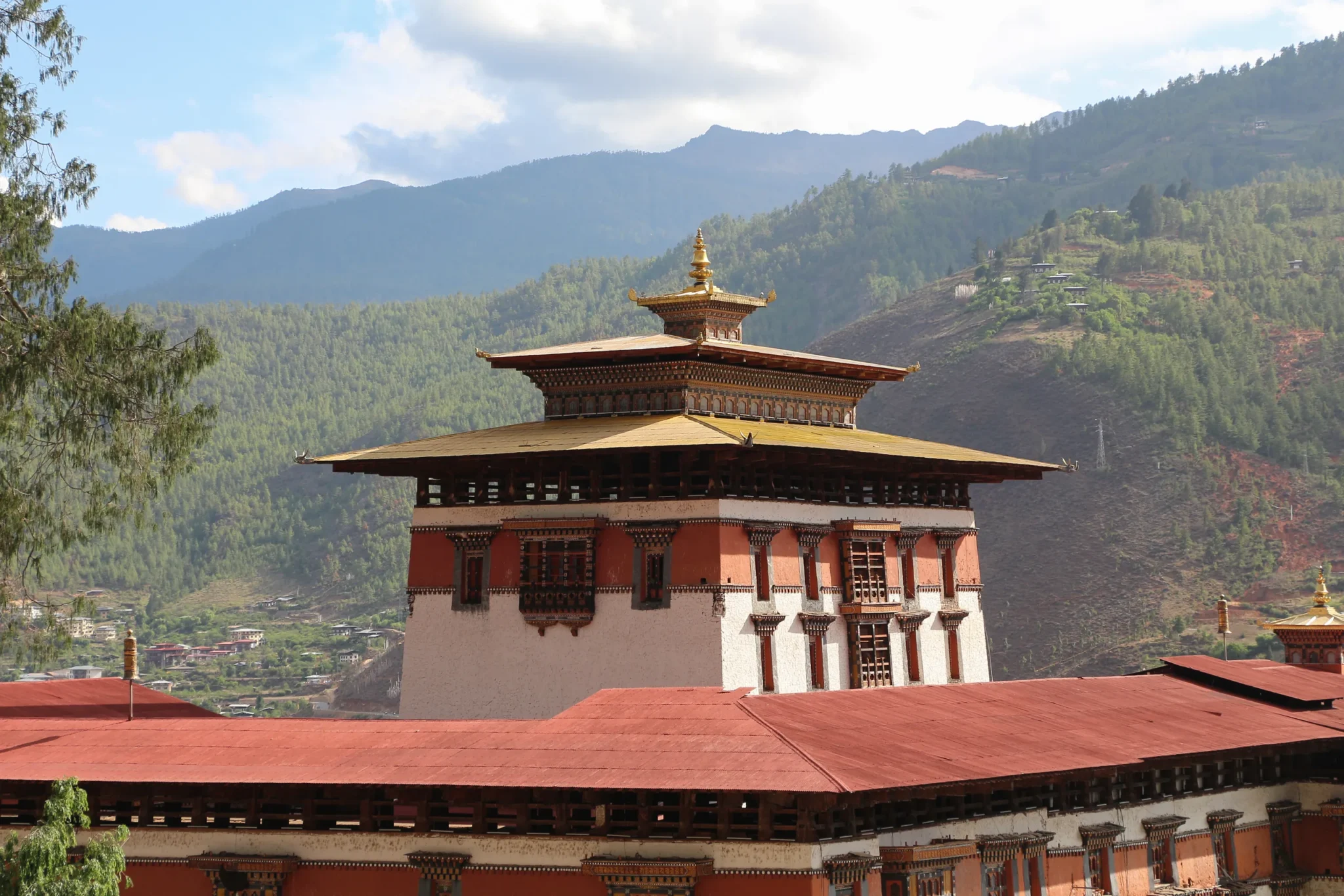 Rinpung Dzong above the Paro valley