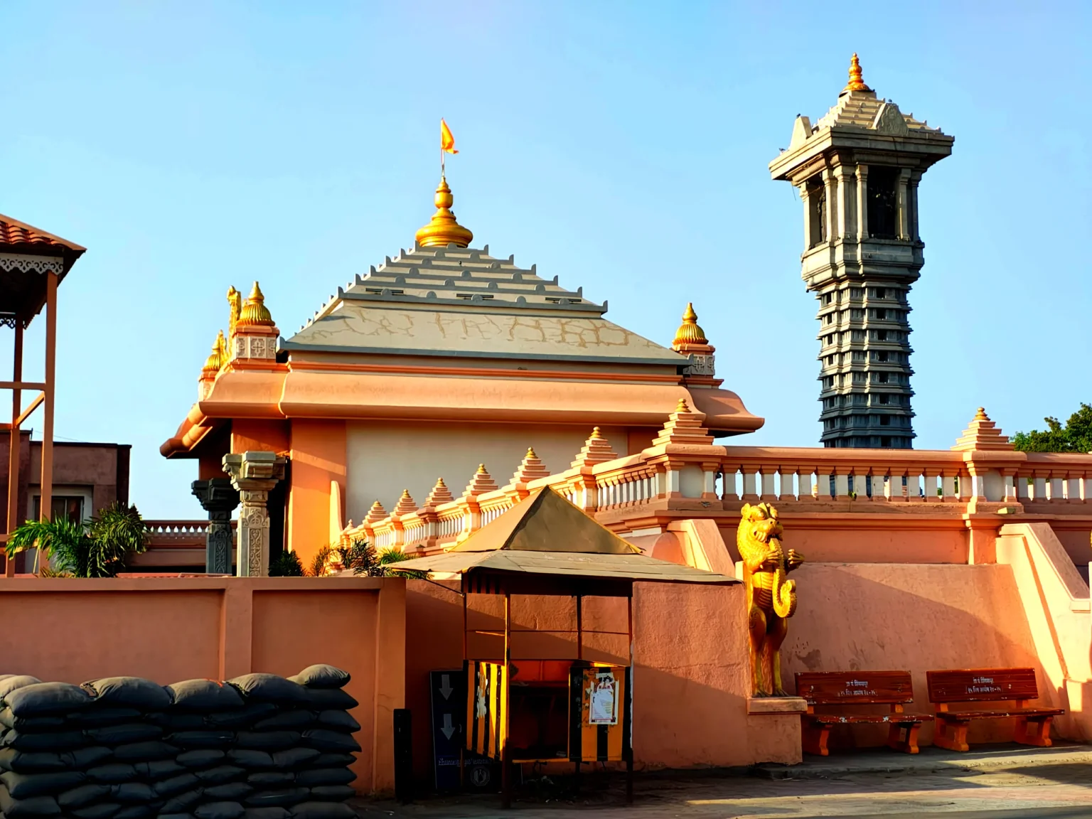 Shree Shanidev Temple, Shani Shingnapur